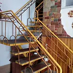 Mnogoborets F. Klub Hostel Odessza