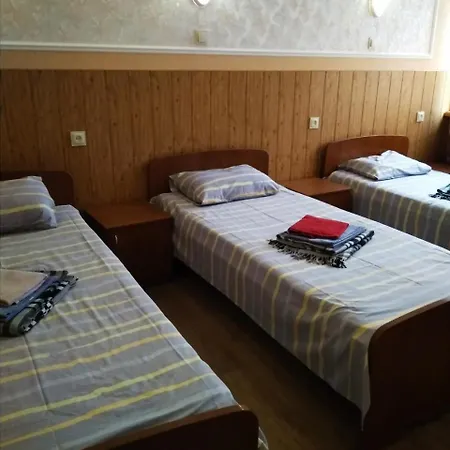 Хостел Mnogoborets F. Klub Одеса