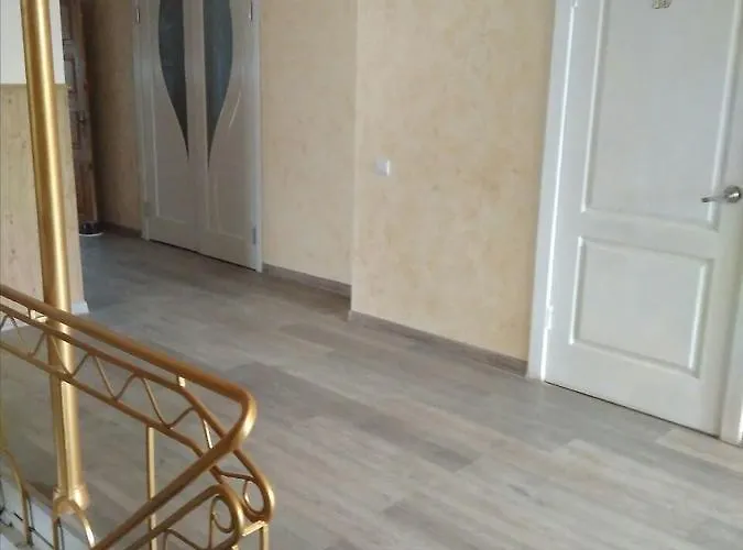 Mnogoborets F. Klub ホステル