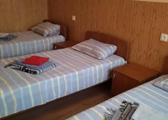 Mnogoborets F. Klub Hostel *