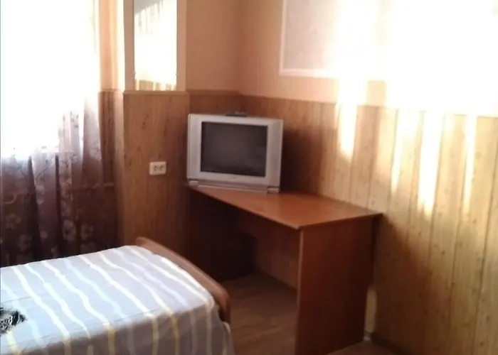 Hostel Mnogoborets F. Klub Odesa